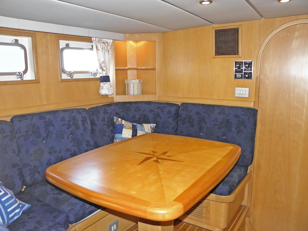 Aft cabin, Accommodation